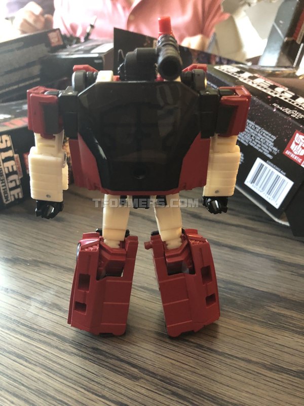 Transformers Siege War For Cybertron Preview Wave 1  (56 of 103)